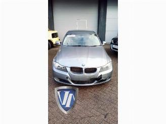 Vaurioauto  passenger cars BMW 3-serie 3 serie (E90), Sedan, 2005 / 2011 320d 16V 2011/9