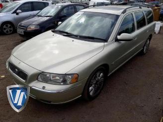 Vrakbiler auto Volvo V-70 V70 (SW), Combi, 1999 / 2008 2.4 20V 170 2005/7