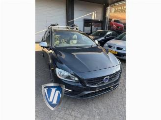 Uttjänta bilar auto Volvo V-60 V60 I (FW/GW), Combi, 2010 / 2018 2.0 D4 16V 2016/3