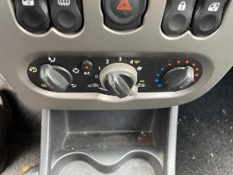 Dacia Sandero 1.4 airco picture 12