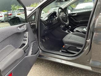 Ford Fiesta 5drs picture 8