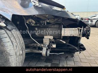 Porsche Taycan 350KW Panorama-Glasdach Leder 20zoll picture 11